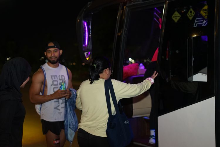 Race photo from PIK NITE RUN VIBES