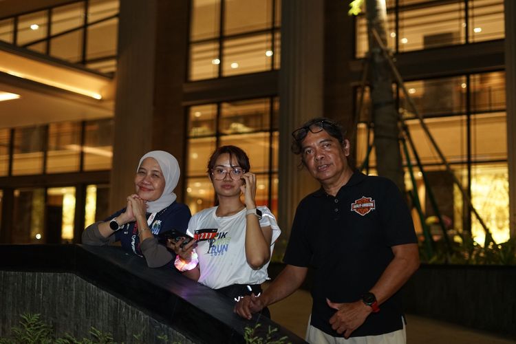 Race photo from PIK NITE RUN VIBES