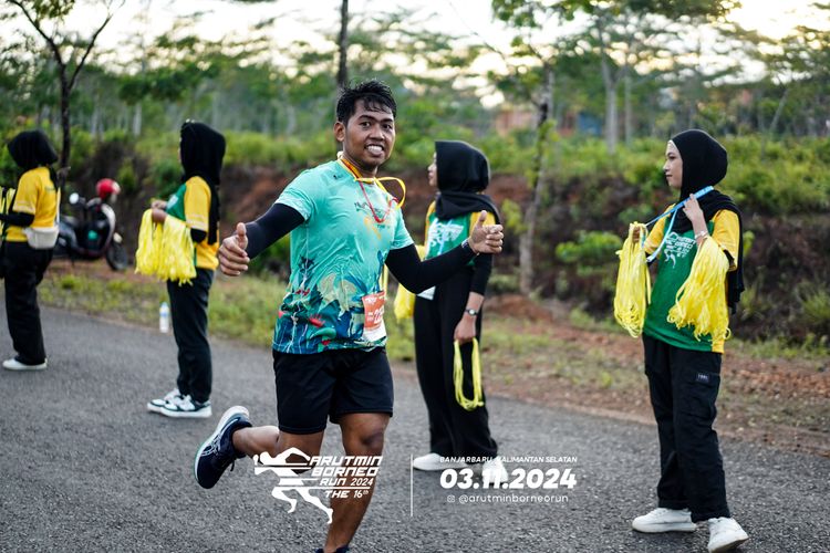 Race photo from Arutmin Borneo Run 2024