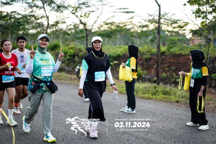 Race photo from Arutmin Borneo Run 2024