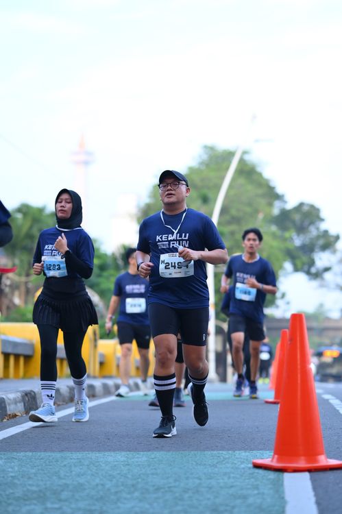 Race photo from KEMLU RUN 2025