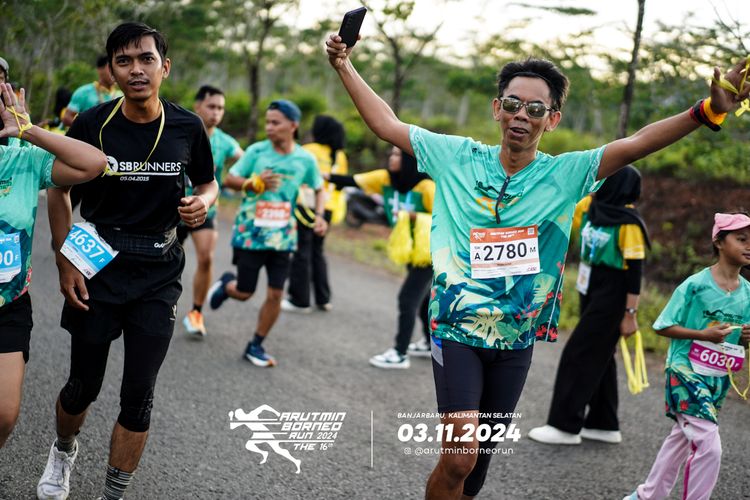 Race photo from Arutmin Borneo Run 2024