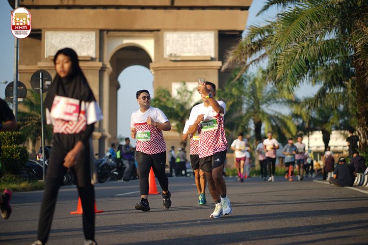 Race photo from Kediri Half Marathon 2024