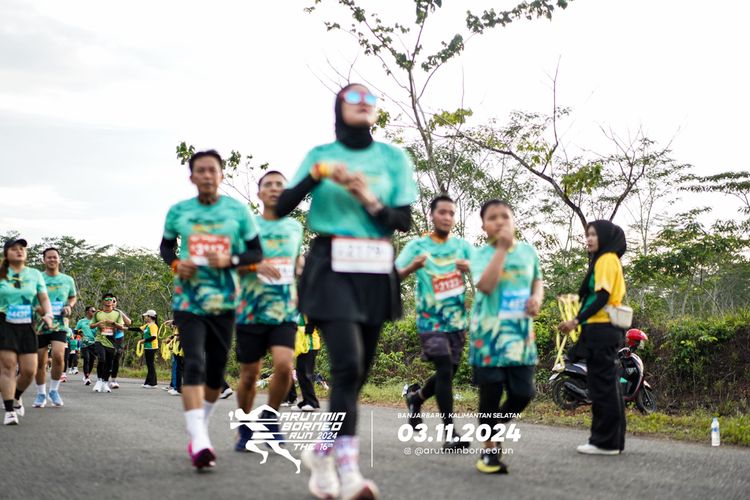 Race photo from Arutmin Borneo Run 2024
