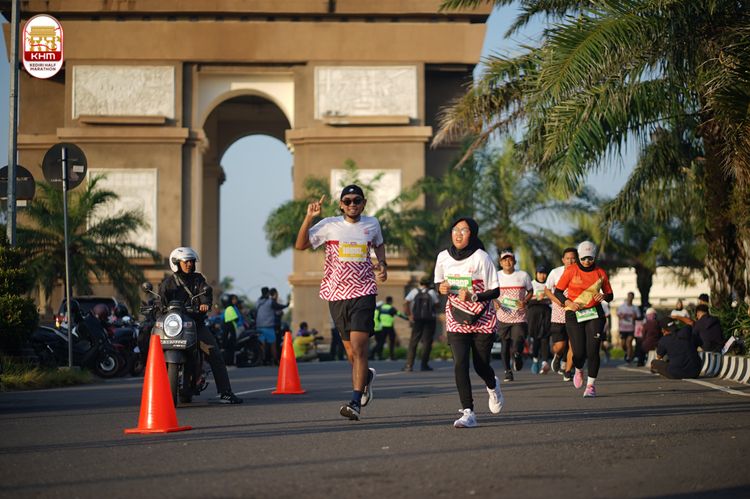 Race photo from Kediri Half Marathon 2024