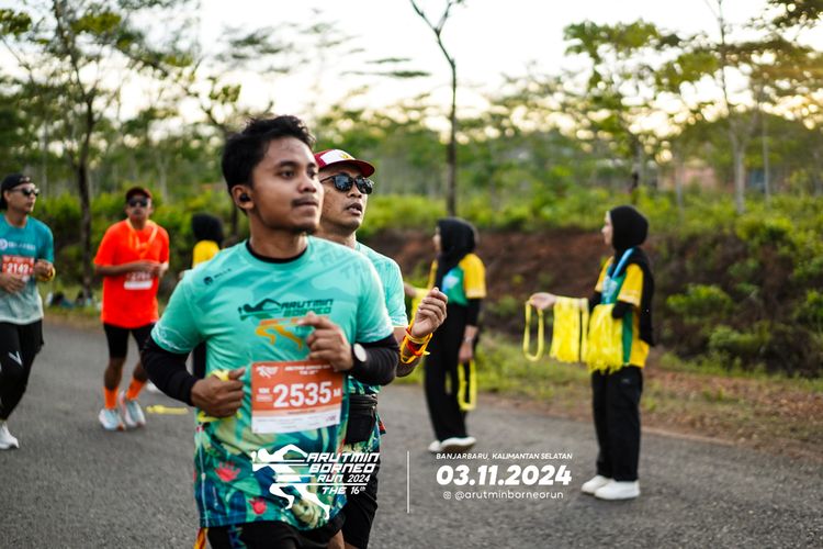 Race photo from Arutmin Borneo Run 2024