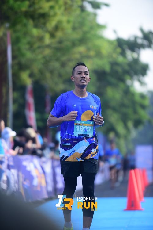 Race photo from Isoplus Run 2024 Surabaya
