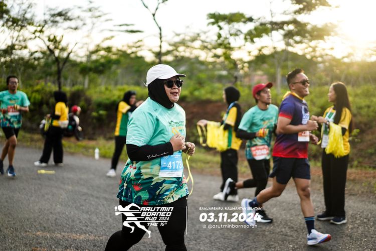 Race photo from Arutmin Borneo Run 2024