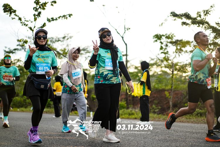 Race photo from Arutmin Borneo Run 2024