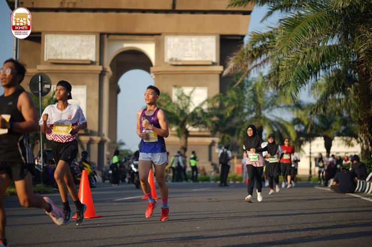 Race photo from Kediri Half Marathon 2024