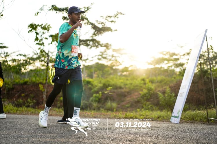Race photo from Arutmin Borneo Run 2024