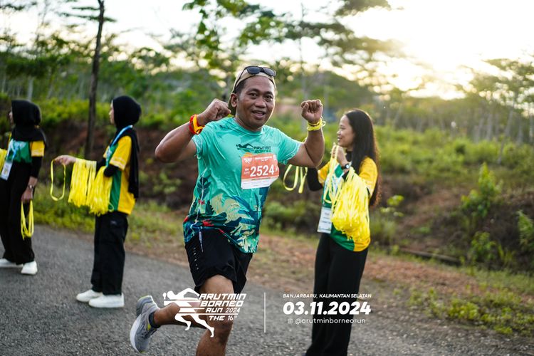 Race photo from Arutmin Borneo Run 2024