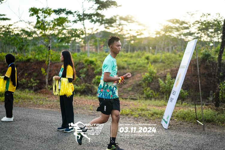 Race photo from Arutmin Borneo Run 2024