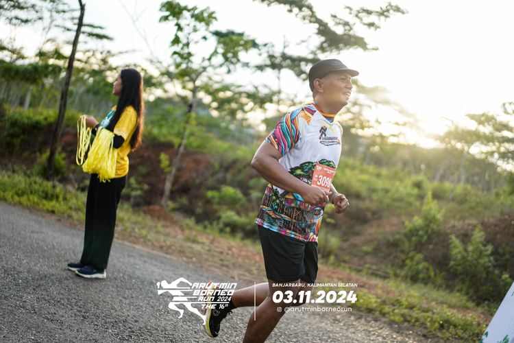 Race photo from Arutmin Borneo Run 2024