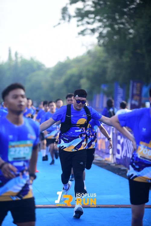 Race photo from Isoplus Run 2024 Surabaya