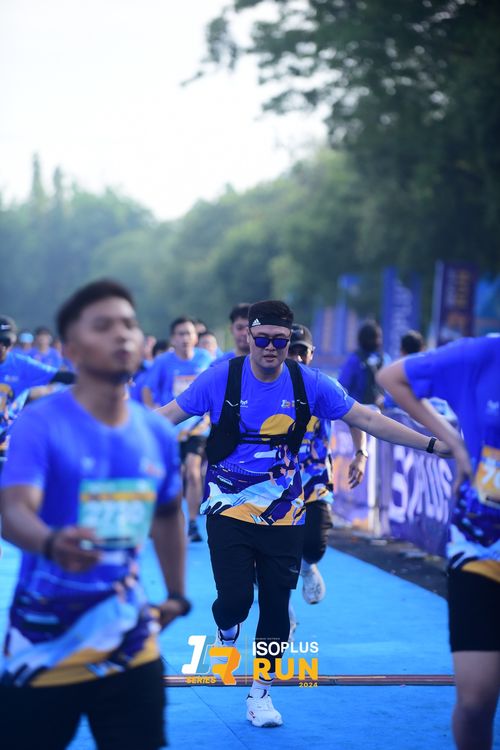 Race photo from Isoplus Run 2024 Surabaya