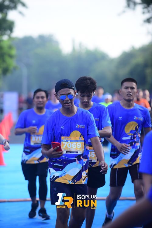 Race photo from Isoplus Run 2024 Surabaya