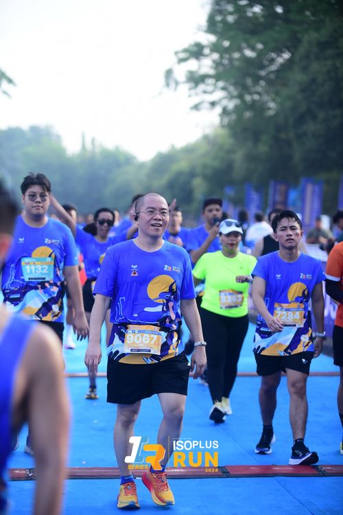 Race photo from Isoplus Run 2024 Surabaya