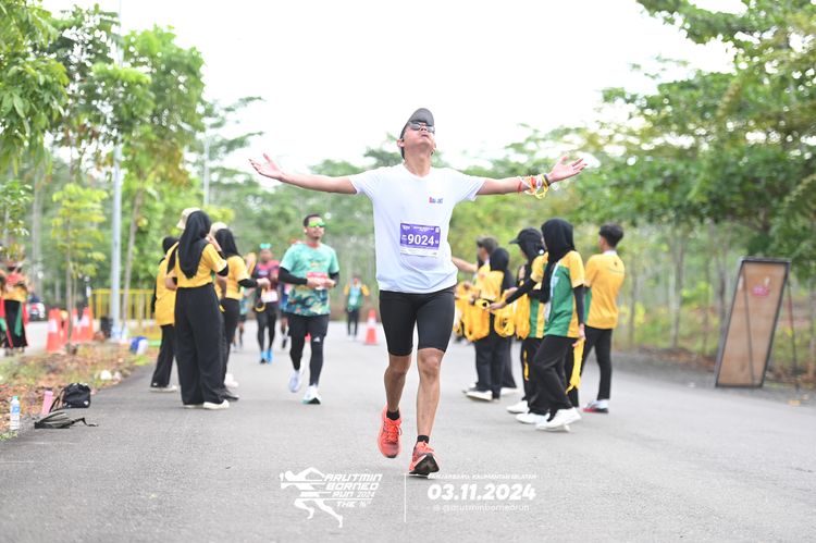 Race photo from Arutmin Borneo Run 2024