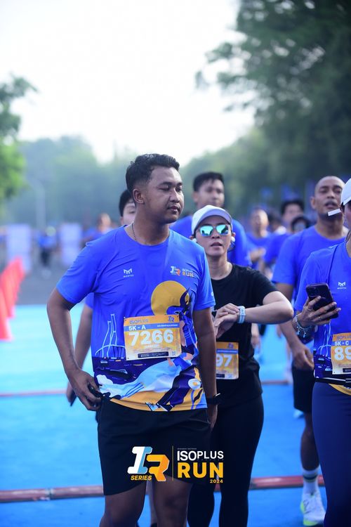Race photo from Isoplus Run 2024 Surabaya