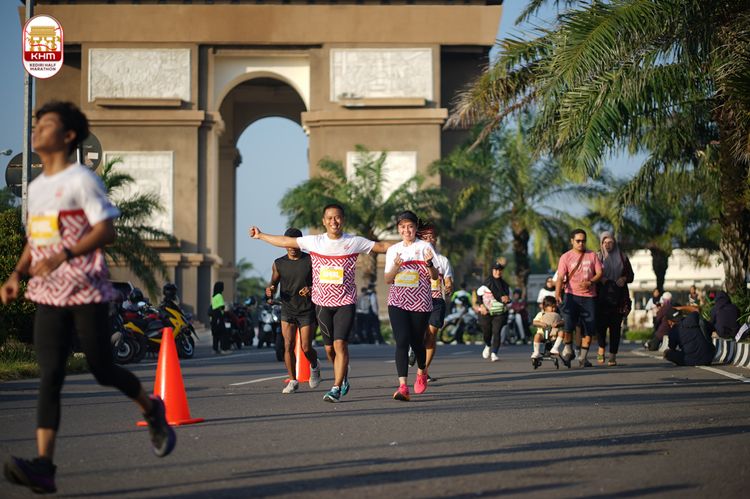 Race photo from Kediri Half Marathon 2024