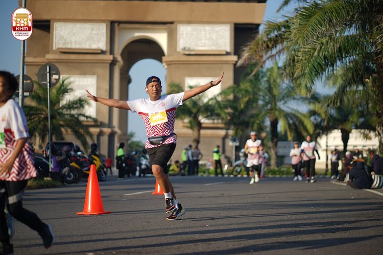 Race photo from Kediri Half Marathon 2024