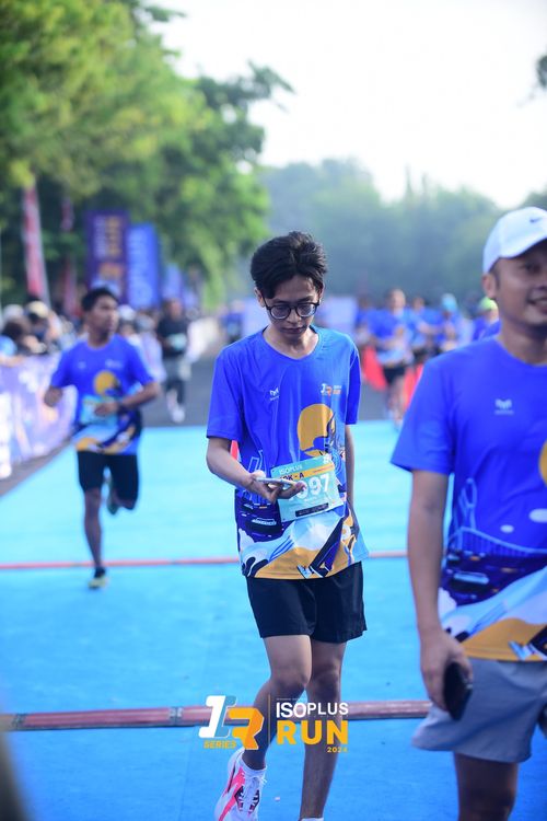 Race photo from Isoplus Run 2024 Surabaya