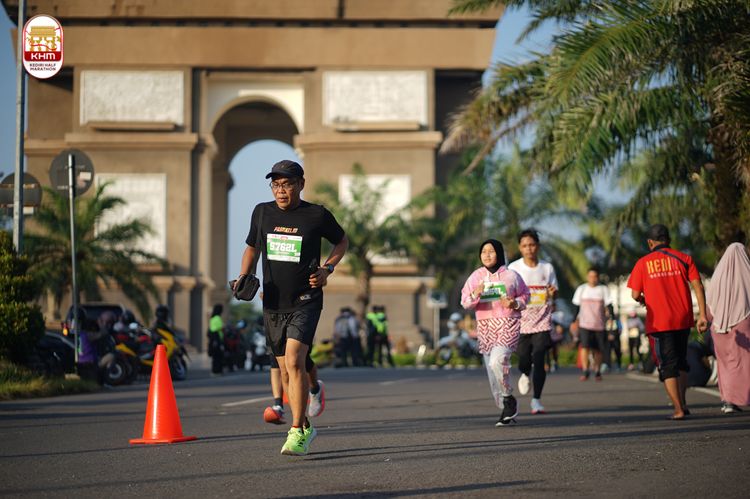 Race photo from Kediri Half Marathon 2024