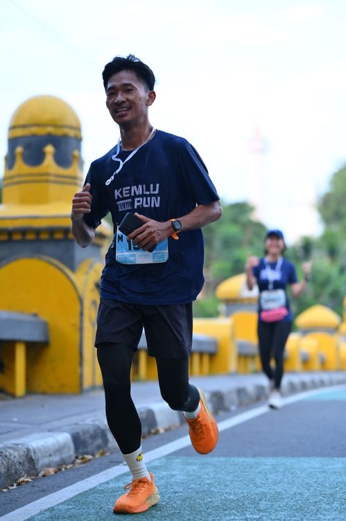 Race photo from KEMLU RUN 2025