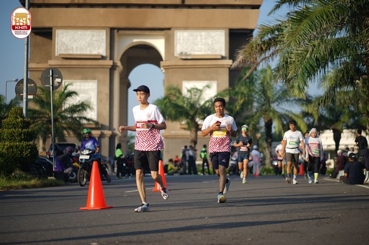 Race photo from Kediri Half Marathon 2024