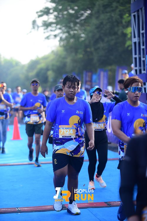 Race photo from Isoplus Run 2024 Surabaya