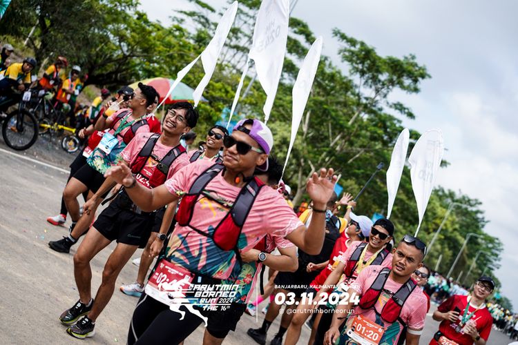 Race photo from Arutmin Borneo Run 2024