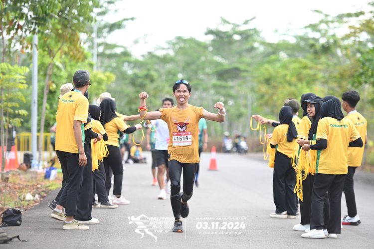 Race photo from Arutmin Borneo Run 2024