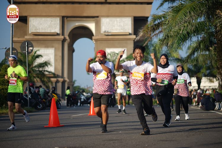 Race photo from Kediri Half Marathon 2024