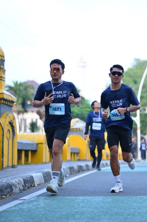 Race photo from KEMLU RUN 2025