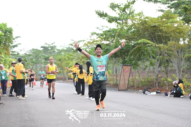 Race photo from Arutmin Borneo Run 2024