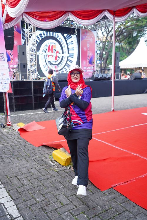 Race photo from NOTARACE 2025