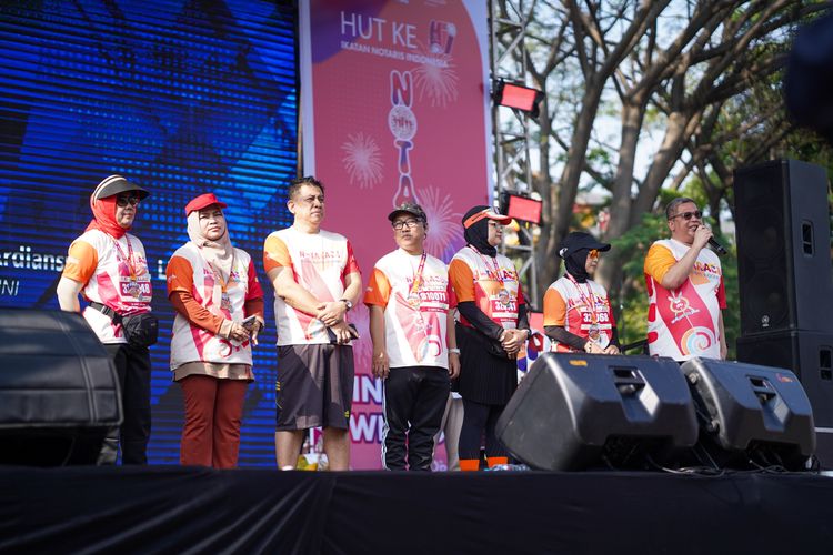 Race photo from NOTARACE 2025