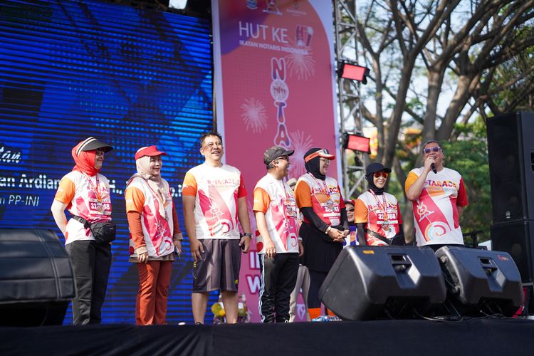 Race photo from NOTARACE 2025