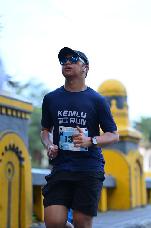 Race photo from KEMLU RUN 2025