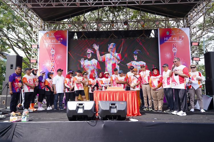 Race photo from NOTARACE 2025