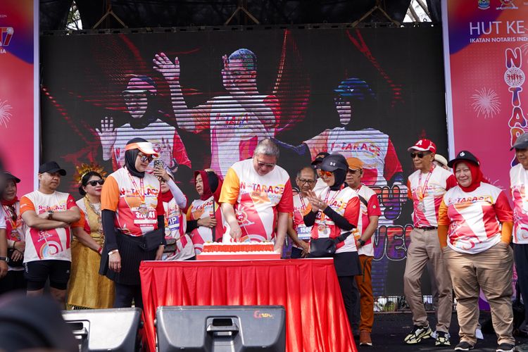 Race photo from NOTARACE 2025