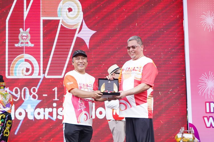 Race photo from NOTARACE 2025