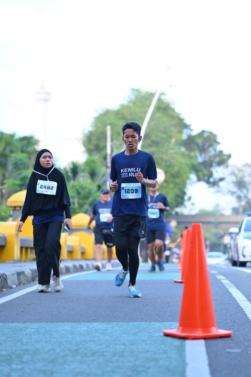 Race photo from KEMLU RUN 2025