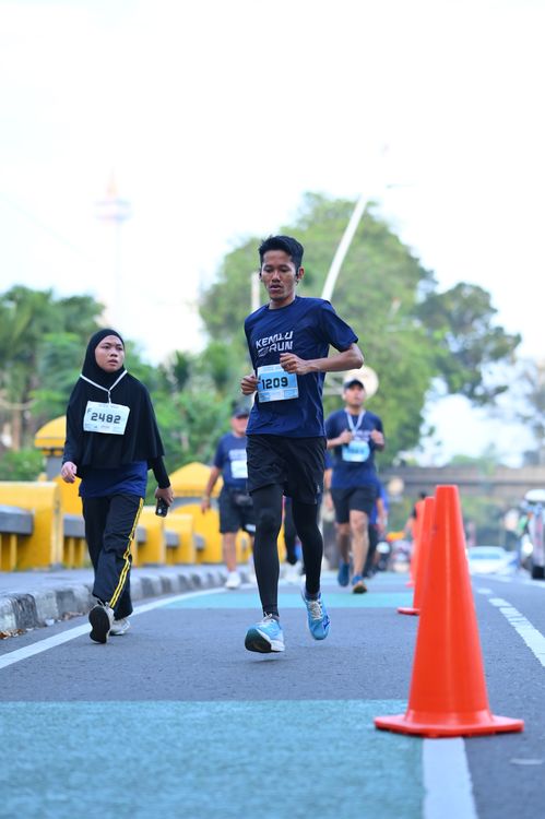 Race photo from KEMLU RUN 2025