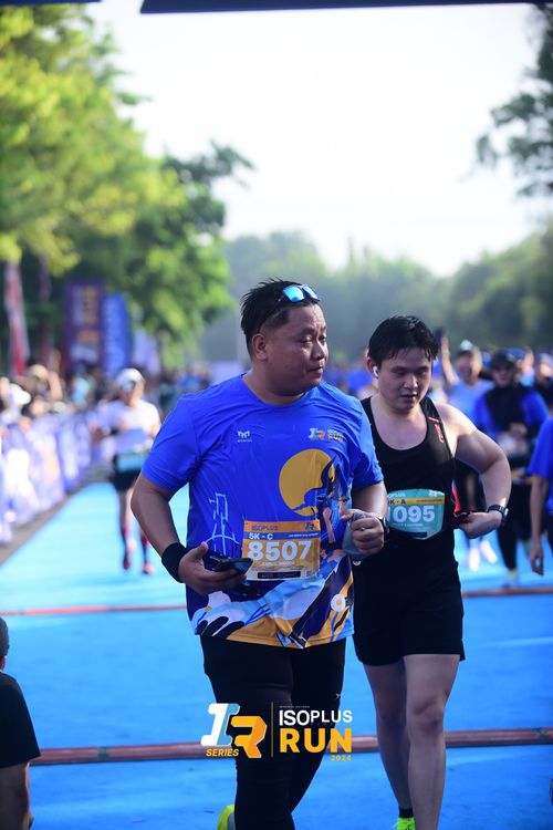 Race photo from Isoplus Run 2024 Surabaya