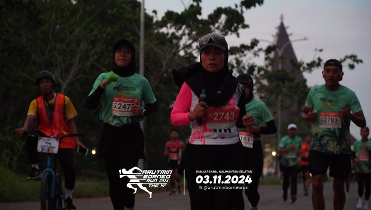 Race photo from Arutmin Borneo Run 2024