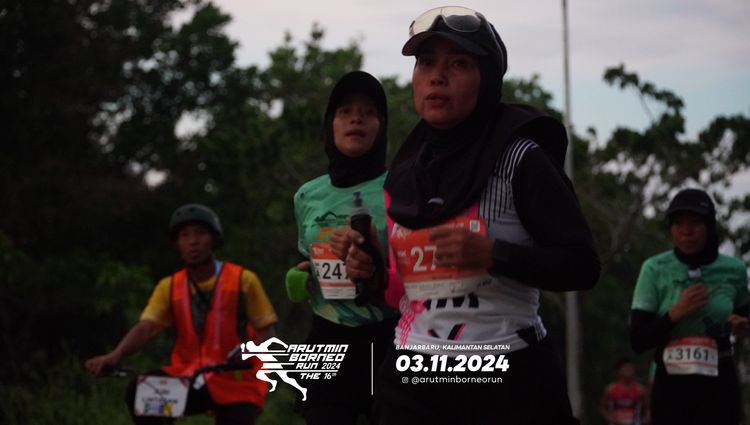 Race photo from Arutmin Borneo Run 2024