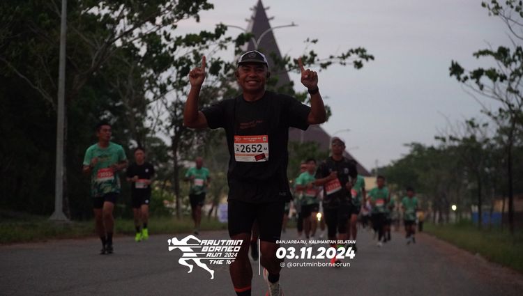 Race photo from Arutmin Borneo Run 2024