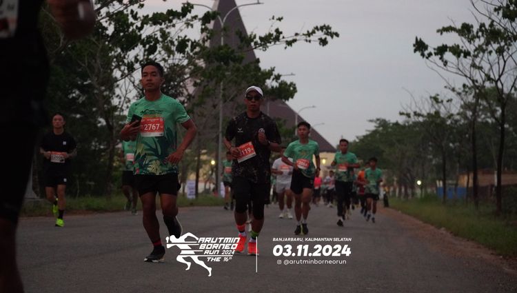 Race photo from Arutmin Borneo Run 2024